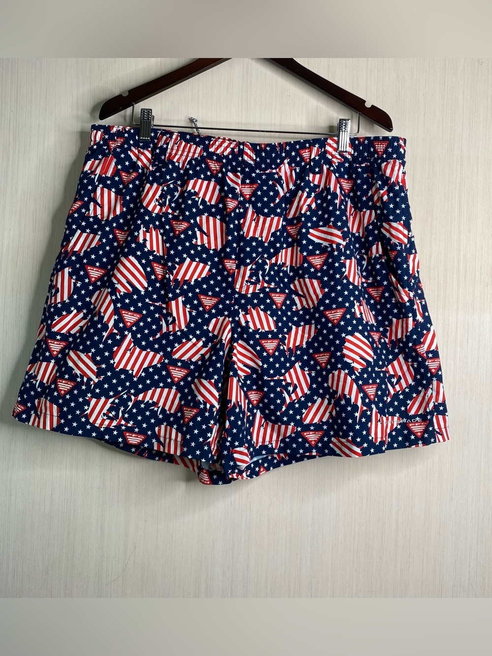 Columbia Men’s PFG Super Backcast Patriotic Flag Fish Swim Trunks 6” Inseam XL